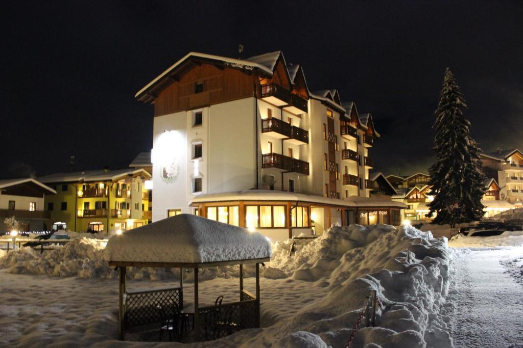 Hotel Rosa Alpina Андало Экстерьер фото